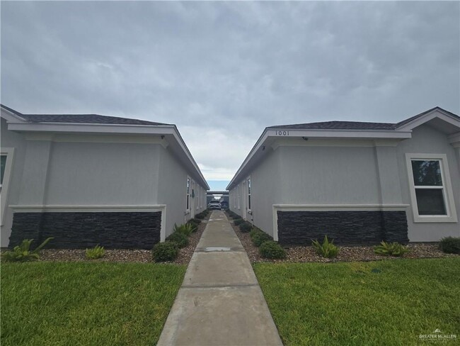 Building Photo - 1001 N Clarence Ave