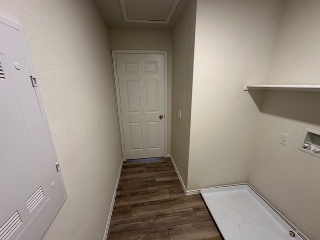 Building Photo - 807 Ozark Path