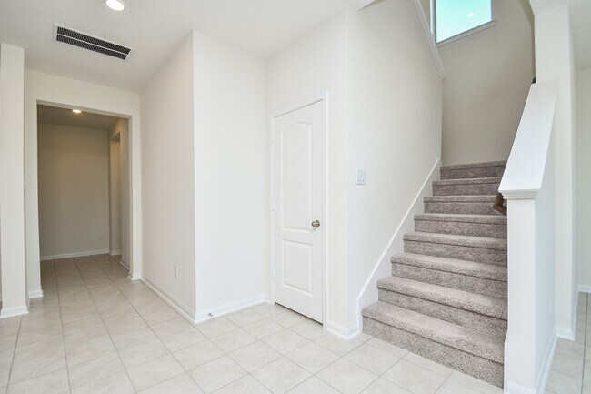 Building Photo - 8138 Leisure Pt Dr