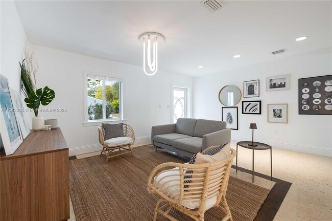 Foto del edificio - 265 Glenridge Rd