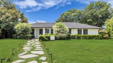 Building Photo - 2405 Bennington Ct