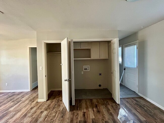 Building Photo - 3 Bedroom on S Glenn, Wichita KS!