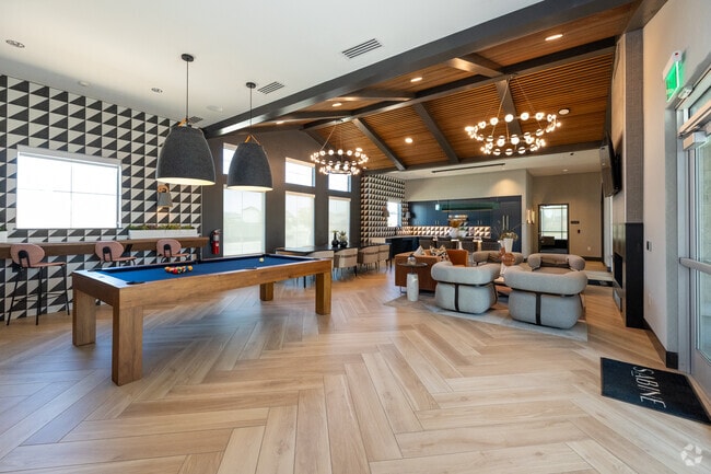 Interior Photo - Sabine