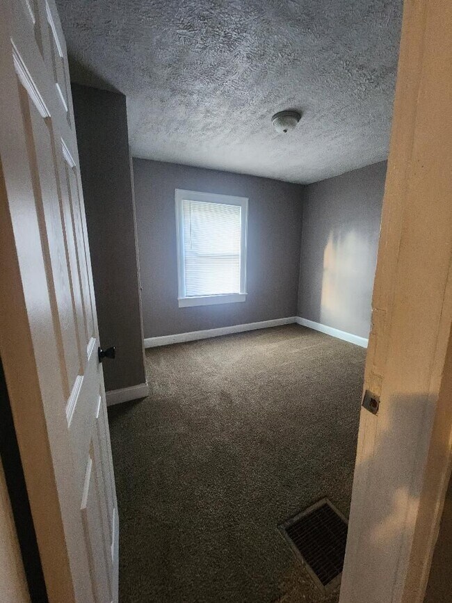 Foto del edificio - Westside 4 Bedroom Home Near MLK and 16th ...