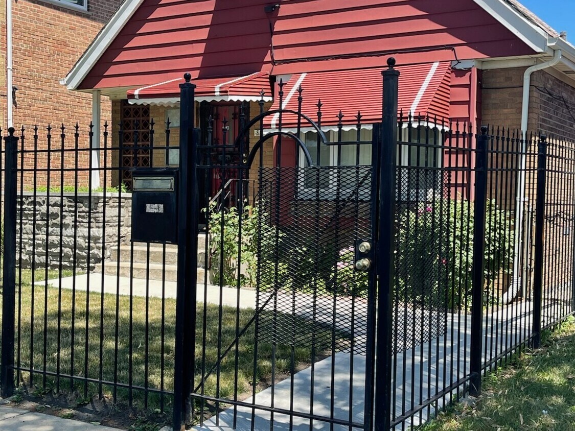 Primary Photo - 8347 S State St