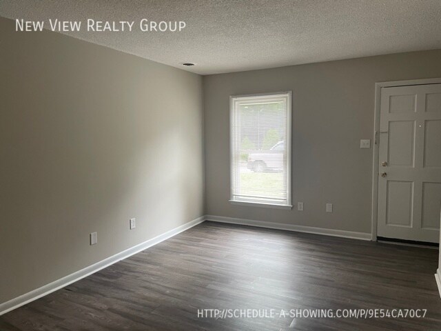 Building Photo - 2119 Bulla St