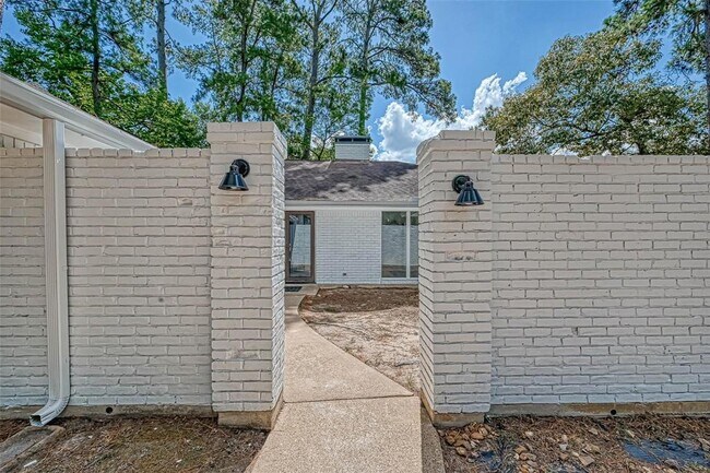 Foto del edificio - 26414 Maplewood Dr