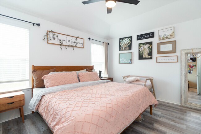 Foto del edificio - 14105 Upper Gardenia Ln