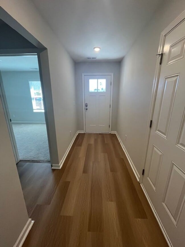 Building Photo - Cozy New-Build in Leland!