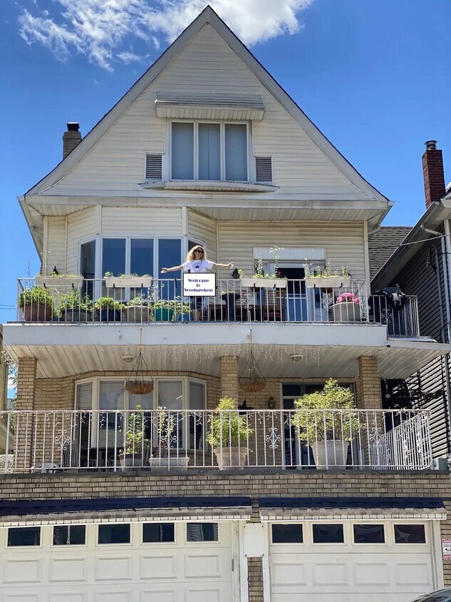 15 48th St Unit 2, Weehawken, NJ 07086 Condo for Rent in Weehawken