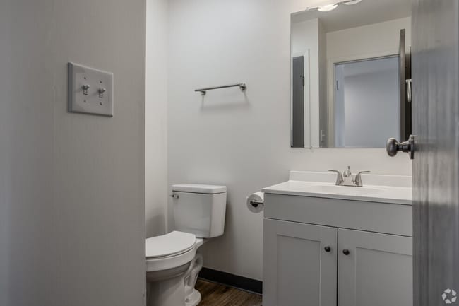 Interior Photo - Londondale Village