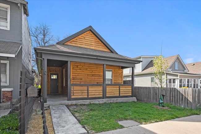 Building Photo - 2728 Holly St