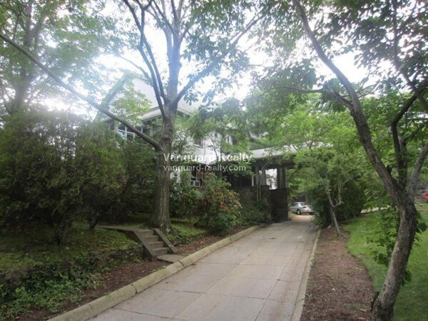Building Photo - 8 Egremont Rd