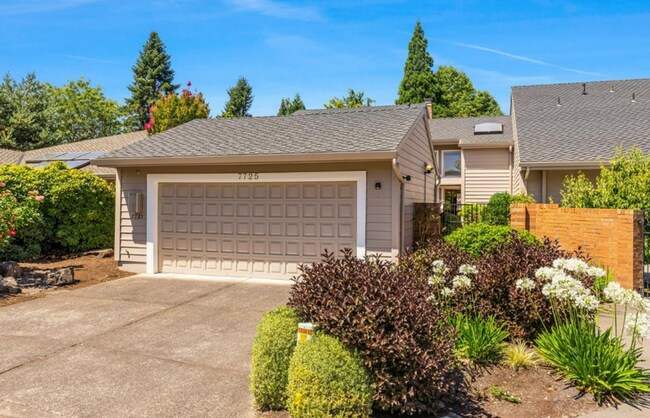 Foto del edificio - Prime Charbonneau Golf Community Location! 2 Bed, 2.5 Bath + Den, A/C, Washer/Dryer and Garage