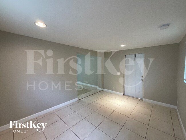 Foto del edificio - 4951 SW 16th St