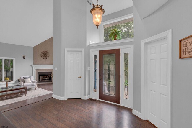 Foto del edificio - 209 Shady Knoll Ln