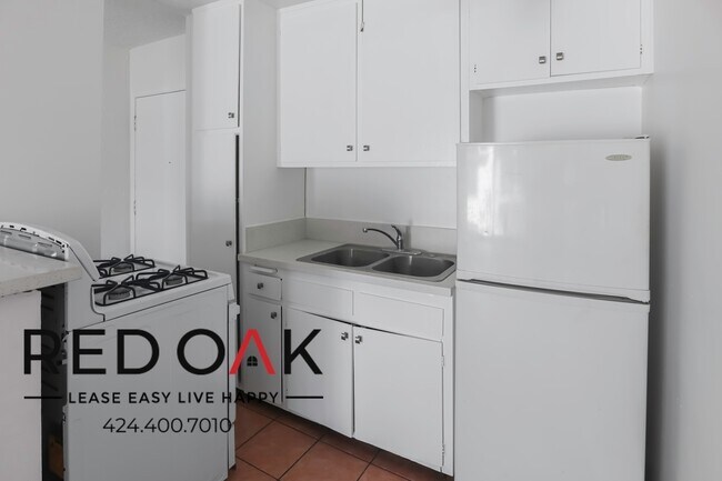 Foto del edificio - 11173 Charnock Rd