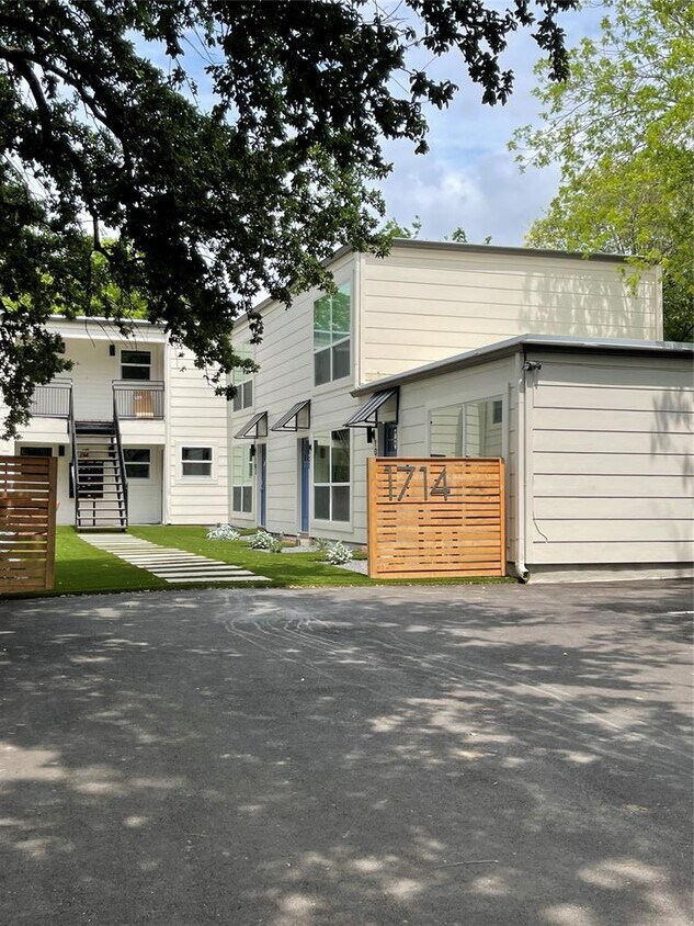 Primary Photo - 1714 Enfield Rd