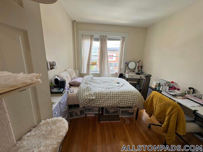 Foto del edificio - 215 Harvard Ave
