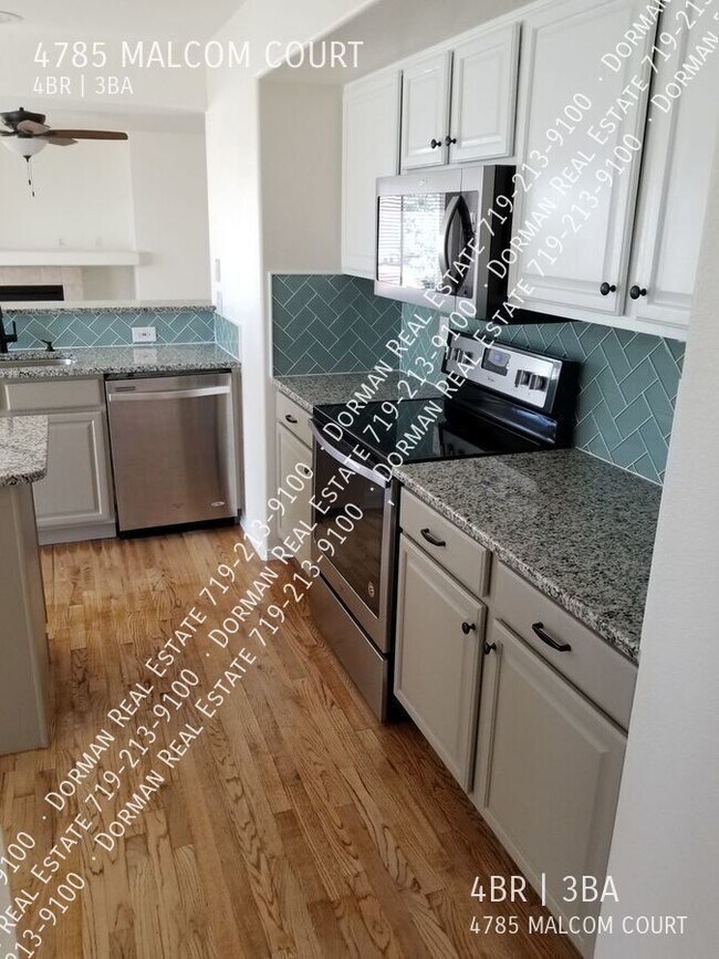 Building Photo - Single Family with Mountain Views