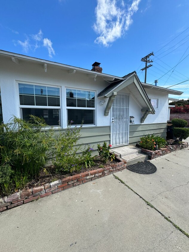 Primary Photo - 1012 S Broadway
