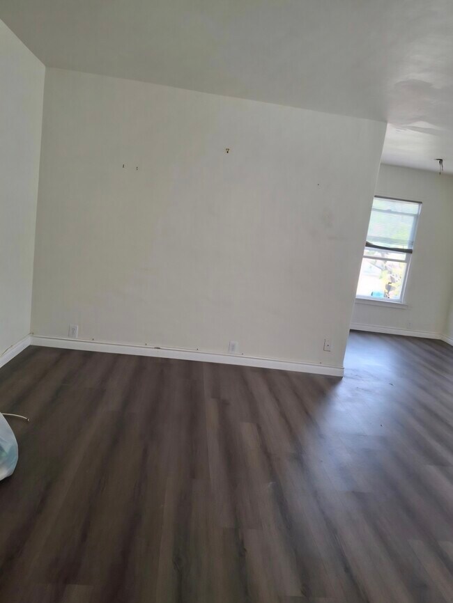 Foto del edificio - 808 E Palmer Ave