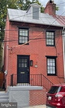 Building Photo - 240 E 2nd St