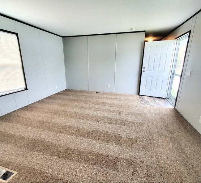 Building Photo - 9884 Northwinds Dr