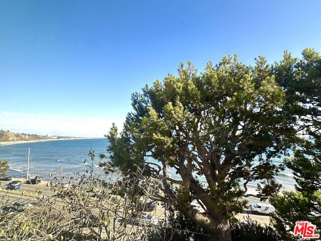 Building Photo - 17366 Sunset Blvd