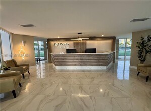 Building Photo - 18011 Biscayne Blvd