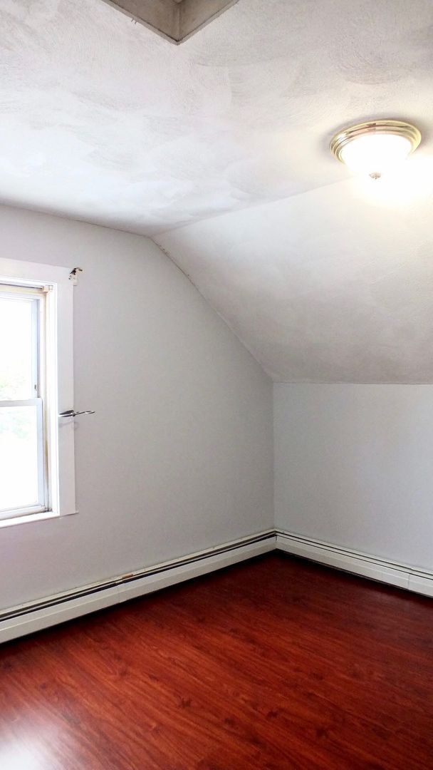 Building Photo - 46 Mary St