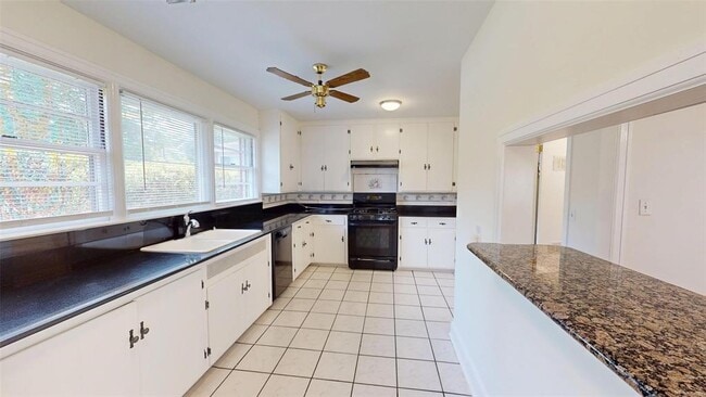 Building Photo - 3549 Mayfair Rd