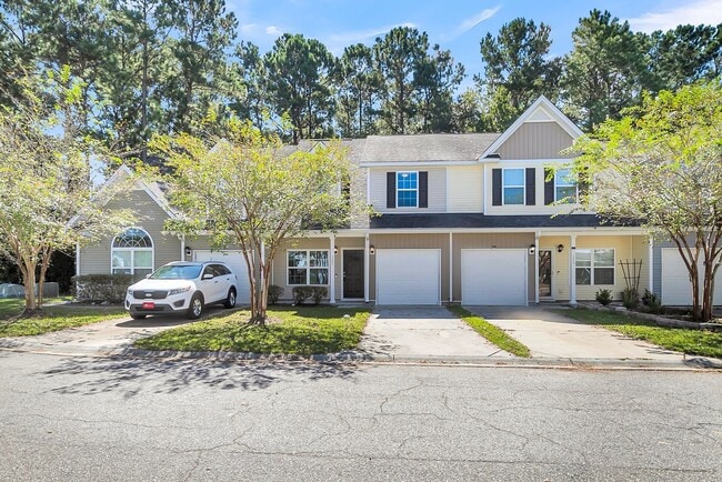 Foto del edificio - Beautiful FOUR bedroom townhome in Goose Creek!
