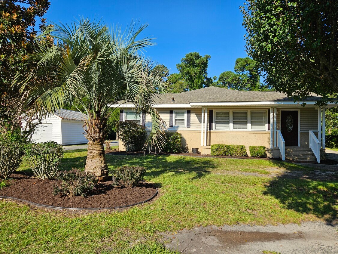 Foto principal - 418 S Kerr Ave