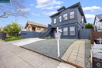 Building Photo - 1015 47th St