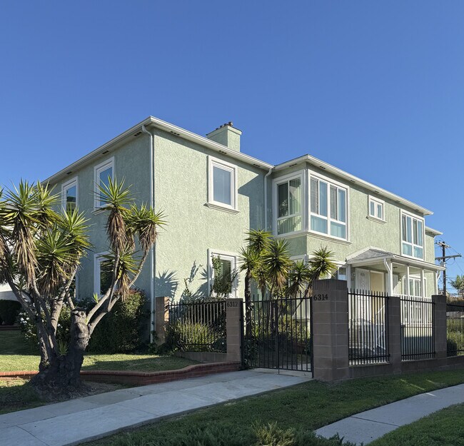 Exterior - 6314 1/2 Overhill Dr