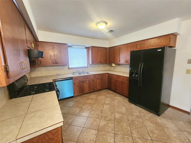 Foto del edificio - 3833 Mosswood Rd