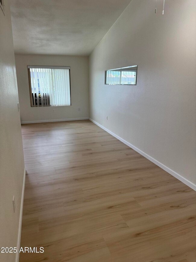 Building Photo - 461 W Holmes Ave
