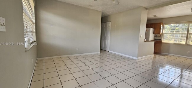 Building Photo - 613 SW Sandbar Terrace