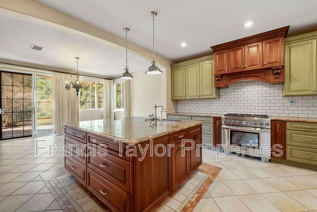 Building Photo - 29870 Platanus Dr