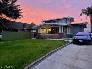 Building Photo - 331 El Bonito Ave