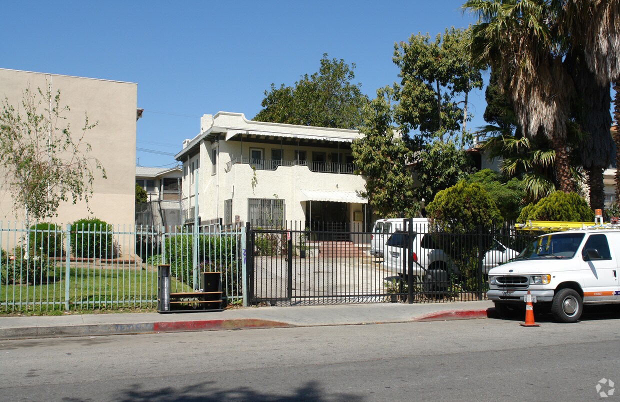 Primary Photo - 231 S Alexandria Ave