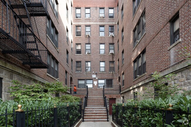 Foto del edificio - 1326 Riverside Dr
