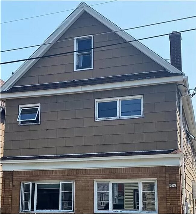 Building Photo - 529 Penora St