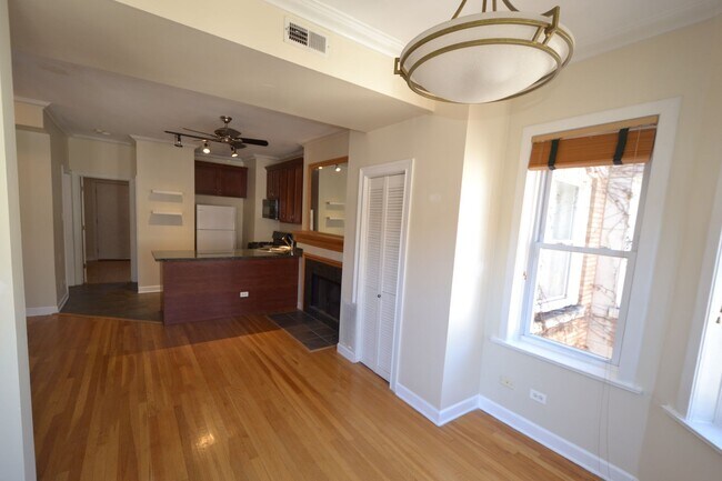 Foto del edificio - 879 W Cornelia Ave