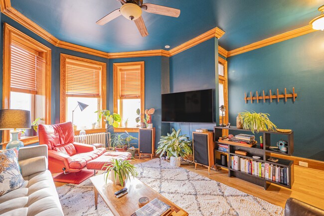 Foto del edificio - 3542 10th St NW