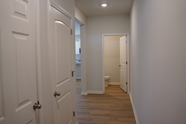 Foto del edificio - 265 Deerberry Dr