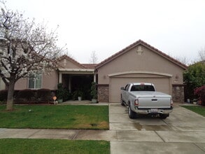 Building Photo - 1718 Twisted River Dr