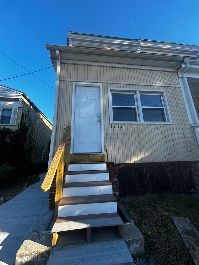 Building Photo - 1711 Harman Avenue