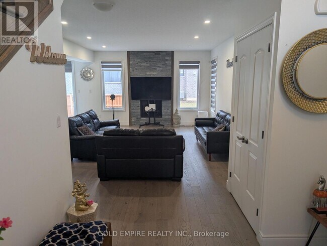 Photo du bâtiment - 1774 Owen Ln